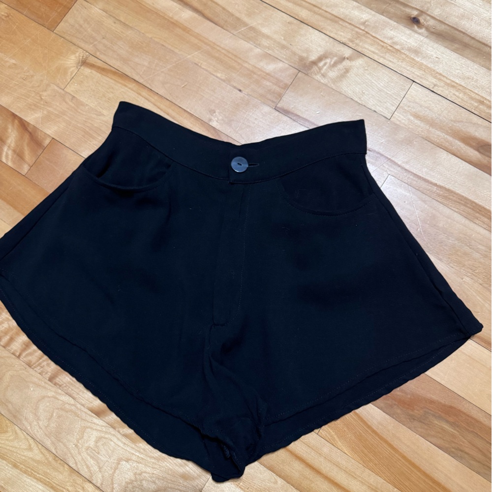 Zara black flowy shorts